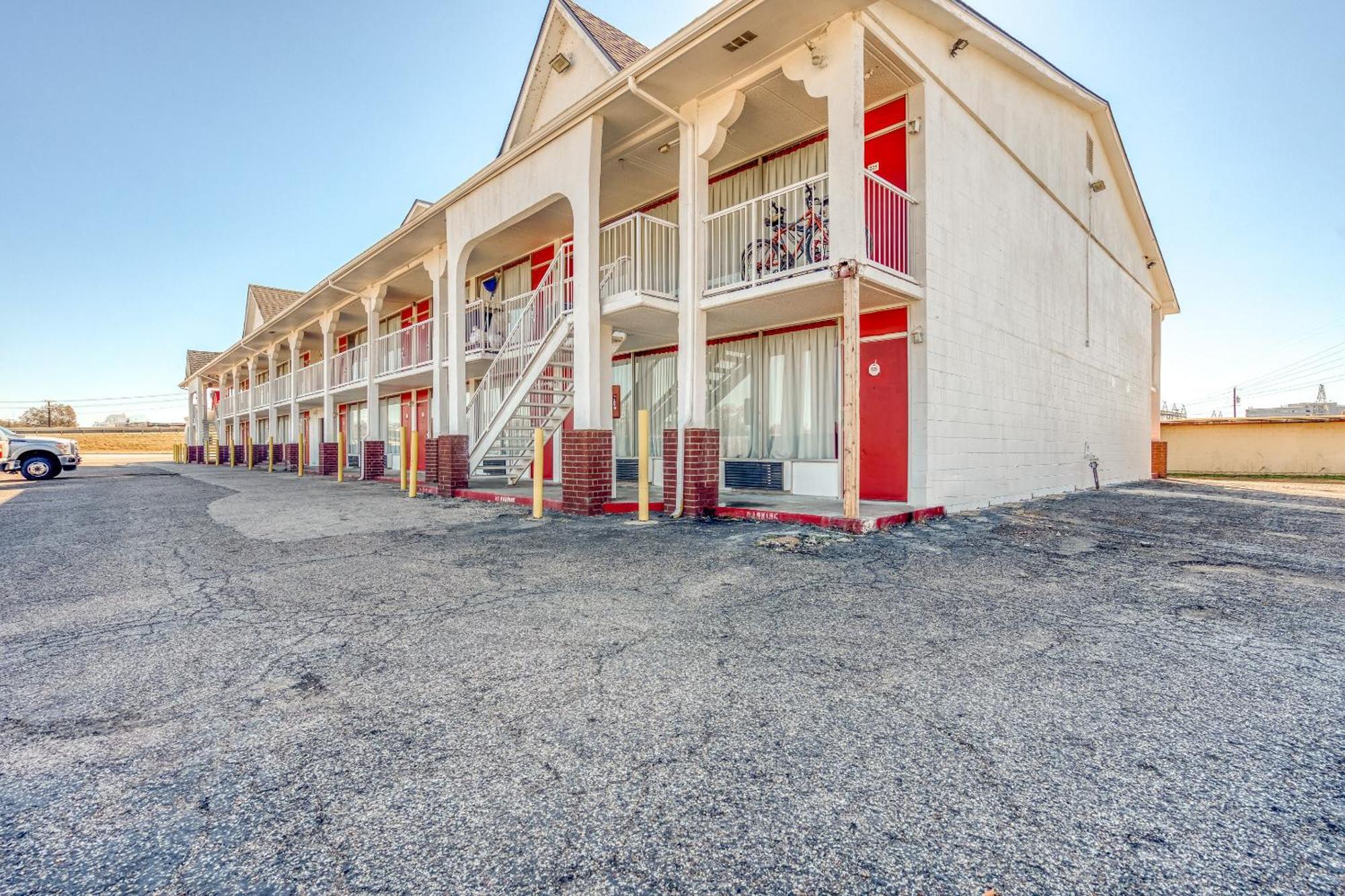 Oyo Hotel Waco University Area I-35 المظهر الخارجي الصورة